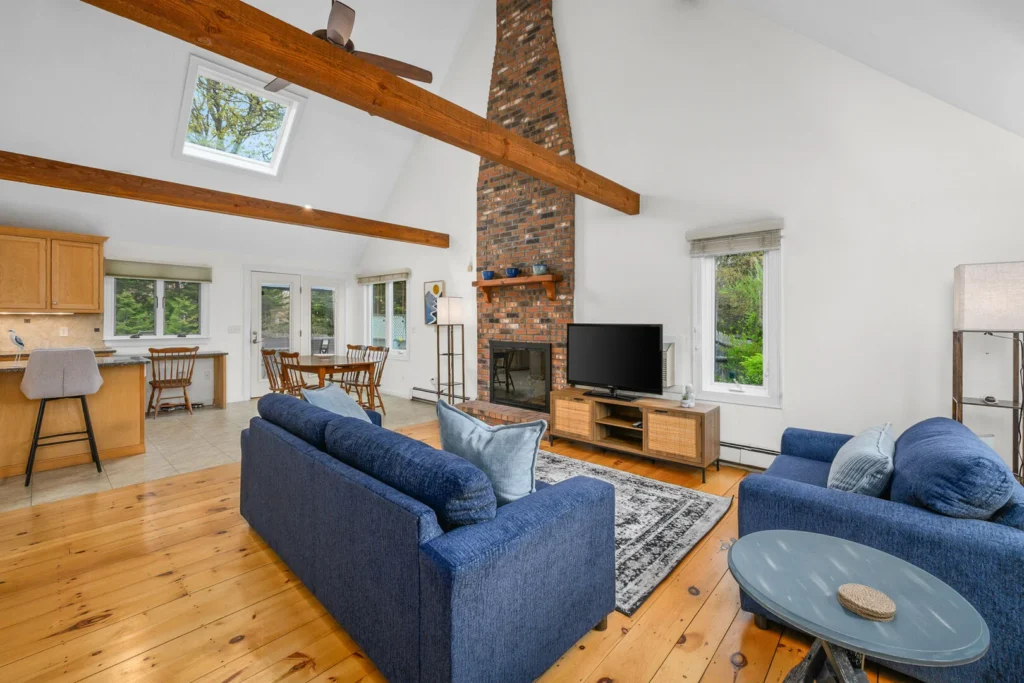 The Woodland Deckhouse